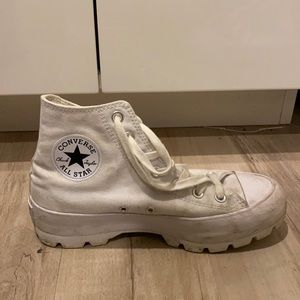 Chuck Taylor All Star Lugged Women’s size 8 Converse